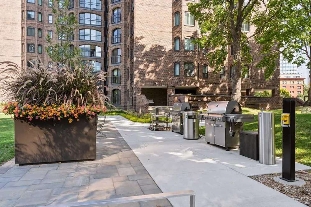 1201 Yale Place #407 Minneapolis, MN 55403
