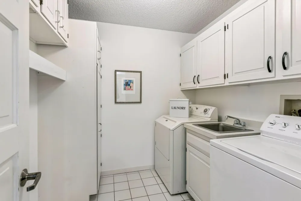 1201 Yale Place #407 Minneapolis, MN 55403