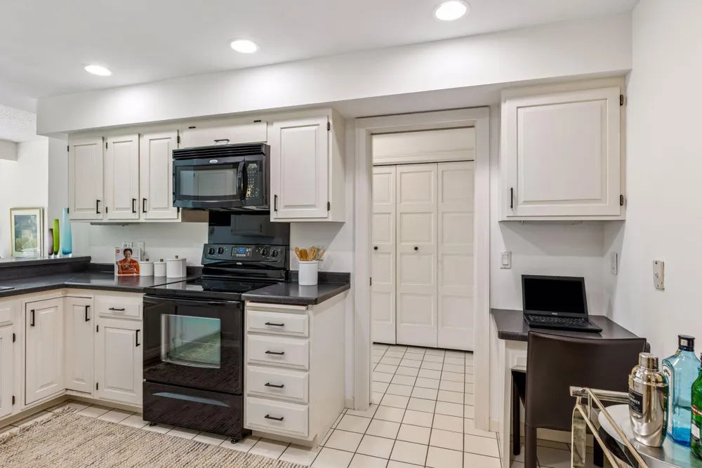 1201 Yale Place #407 Minneapolis, MN 55403