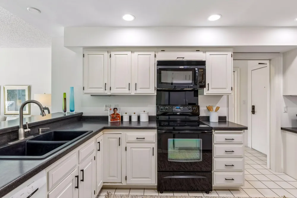 1201 Yale Place #407 Minneapolis, MN 55403