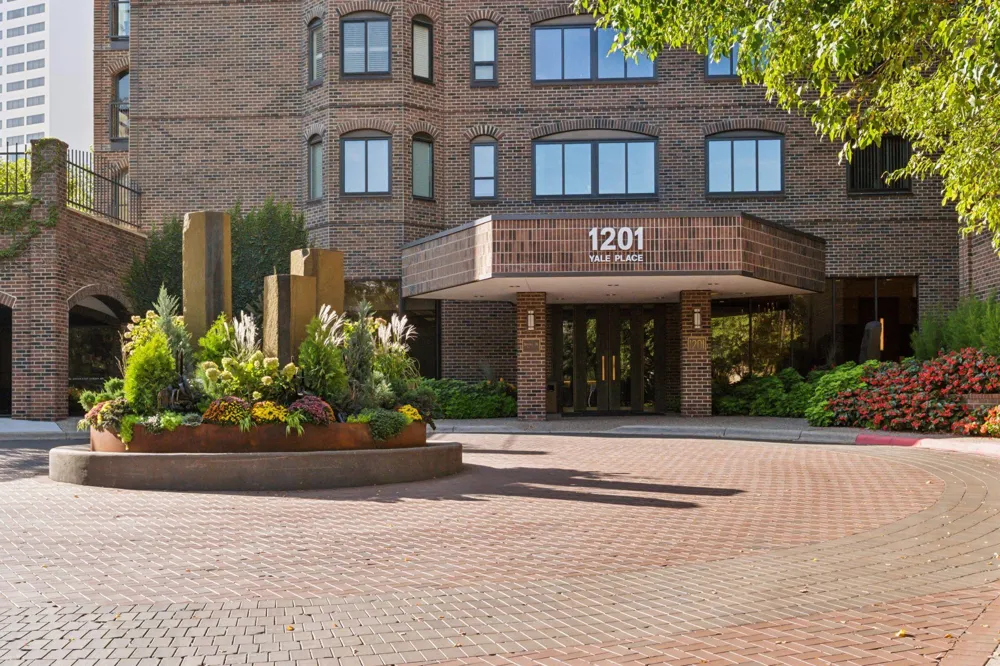 1201 Yale Place #407 Minneapolis, MN 55403