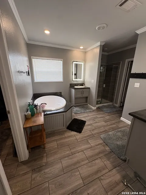 910 Pr 6255 Hobson, TX 78117