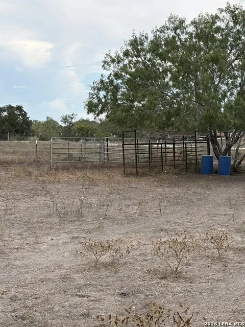 910 Pr 6255 Hobson, TX 78117