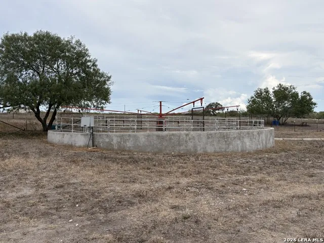 910 Pr 6255 Hobson, TX 78117