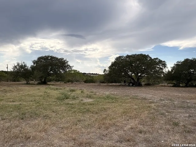 910 Pr 6255 Hobson, TX 78117