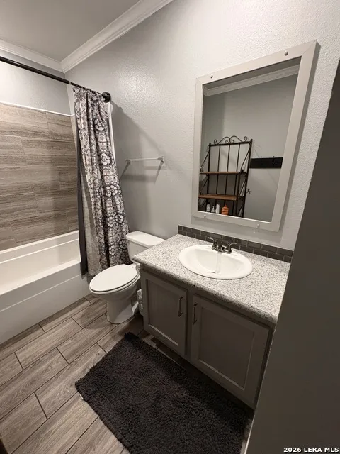 910 Pr 6255 Hobson, TX 78117