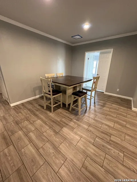 910 Pr 6255 Hobson, TX 78117