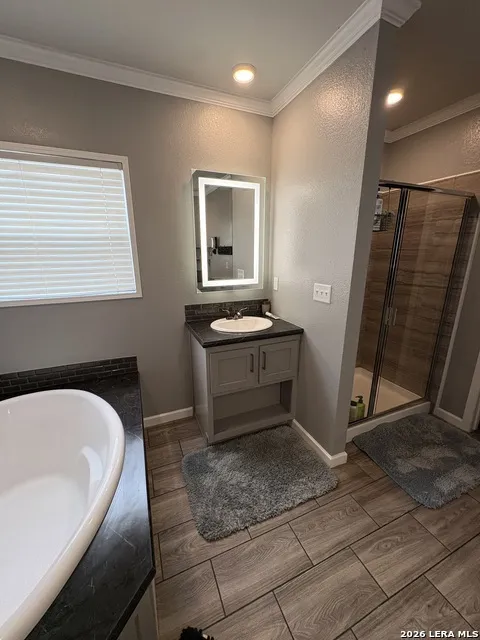 910 Pr 6255 Hobson, TX 78117