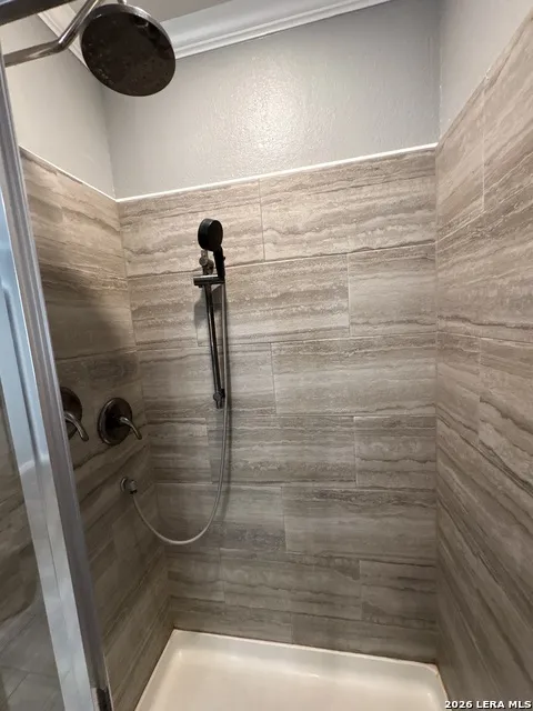 910 Pr 6255 Hobson, TX 78117