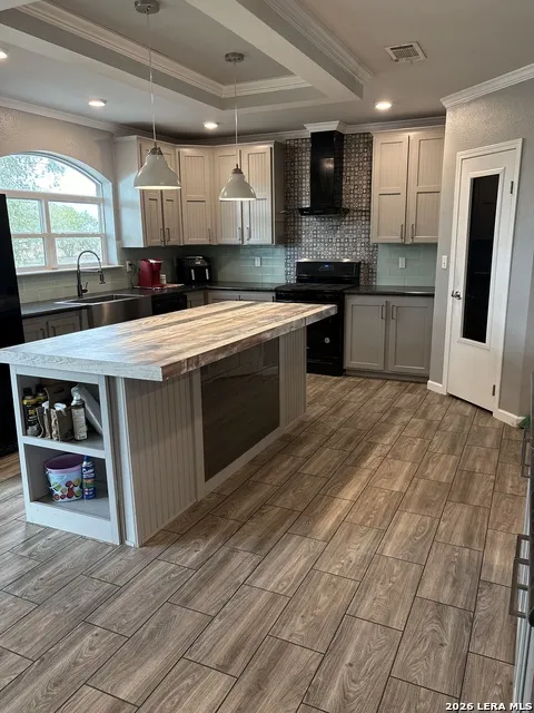 910 Pr 6255 Hobson, TX 78117