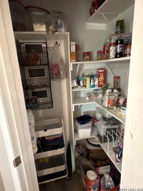 910 Pr 6255 Hobson, TX 78117