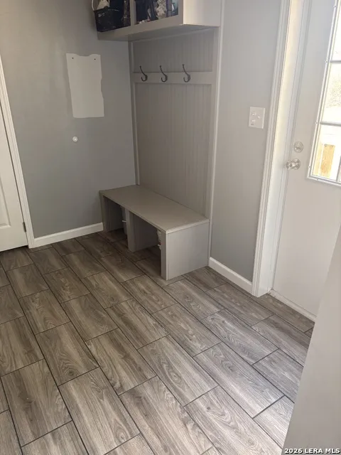 910 Pr 6255 Hobson, TX 78117