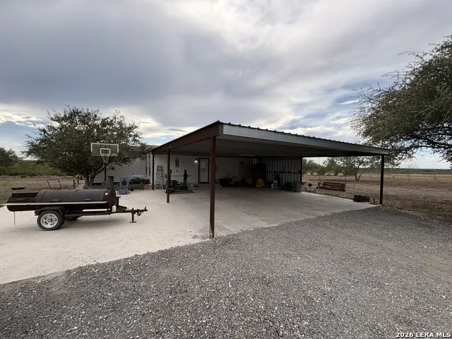 910 Pr 6255 Hobson, TX 78117