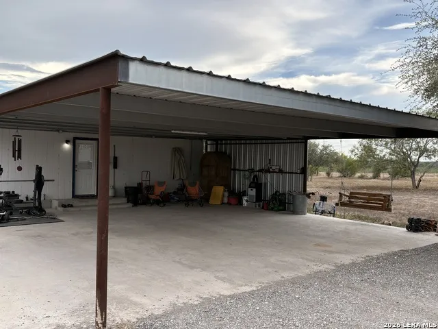 910 Pr 6255 Hobson, TX 78117