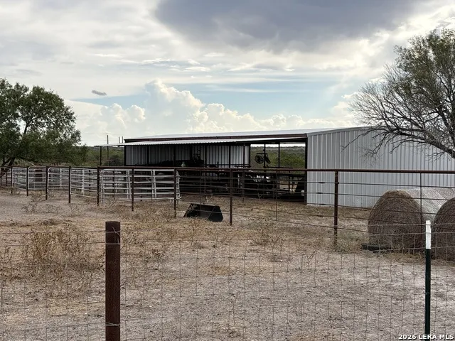 910 Pr 6255 Hobson, TX 78117