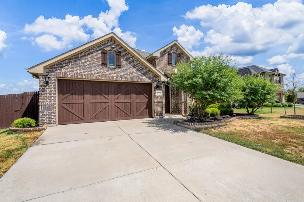 129 Sundance Circle Waxahachie, TX 75165