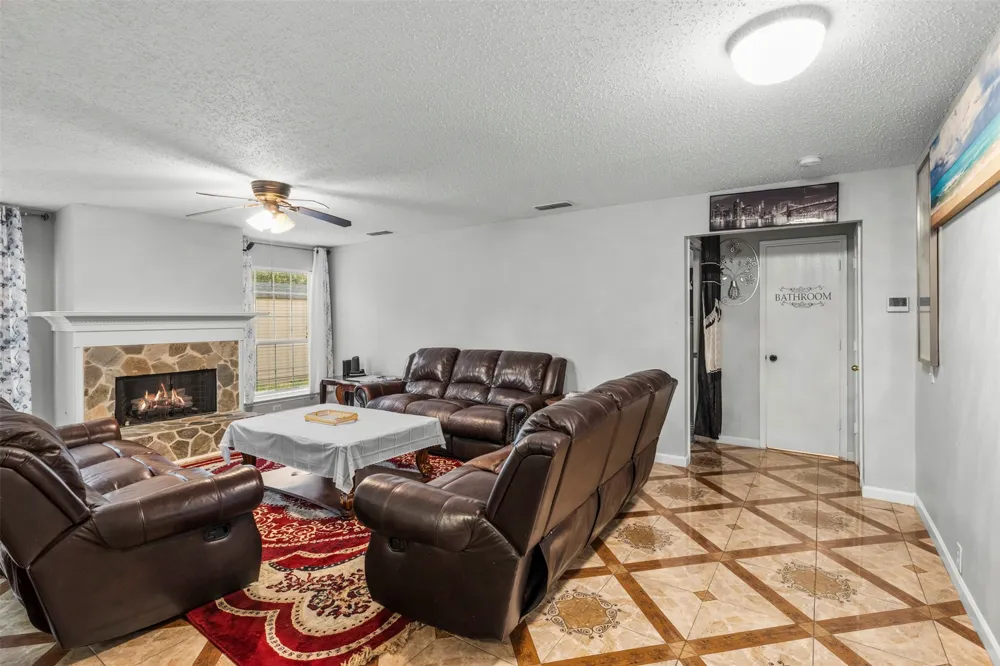 3332 Raleigh Drive Fort Worth, TX 76123