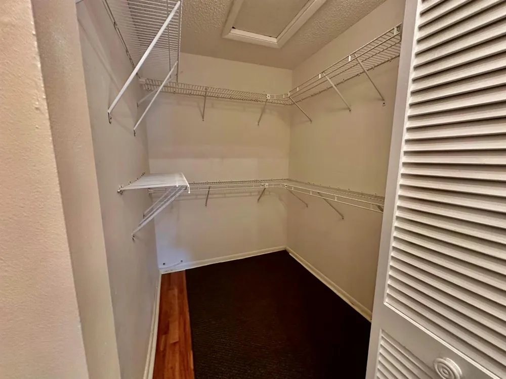 305 Lakeside Court Sunrise, FL 33326