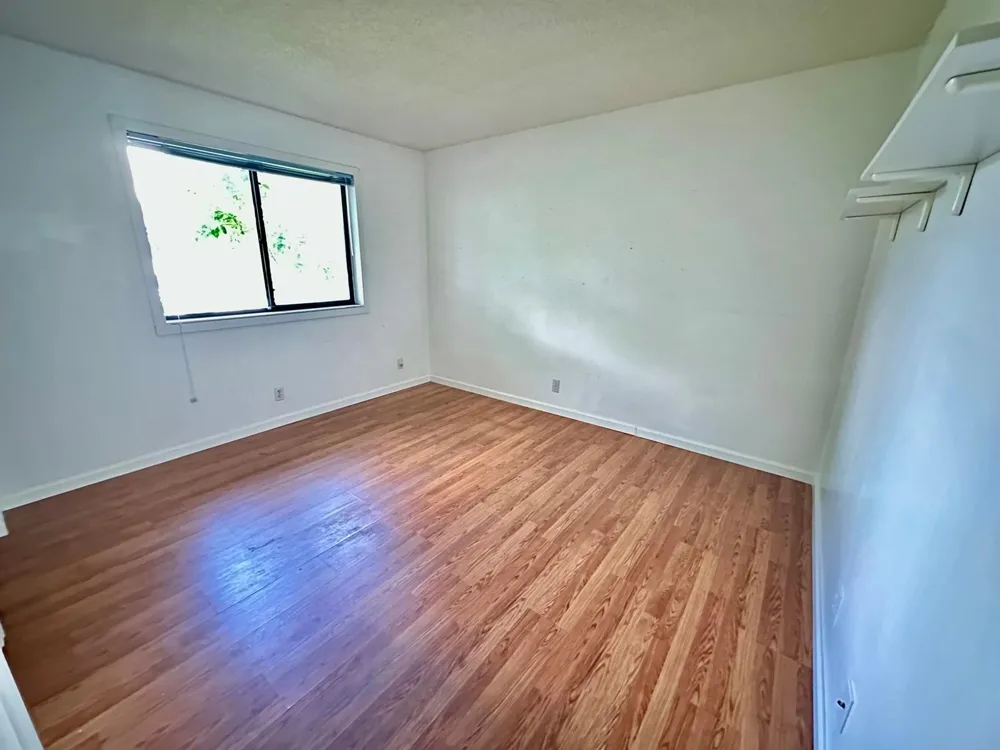 305 Lakeside Court Sunrise, FL 33326