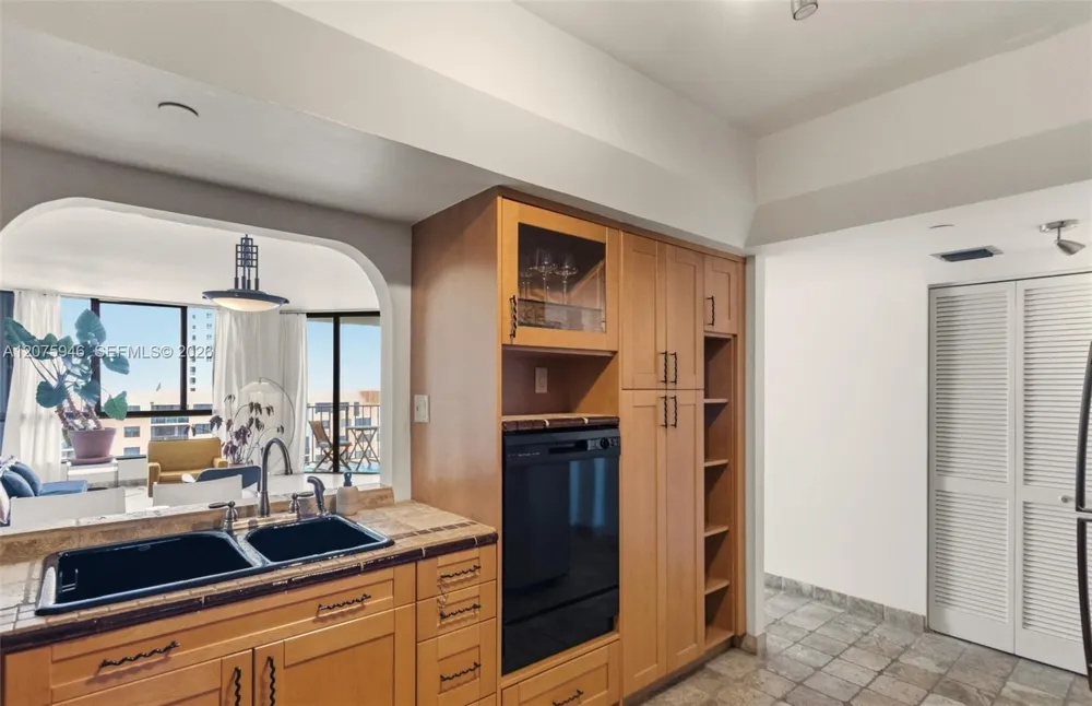 520 Brickell Key Dr #A1902 Miami, FL 33131
