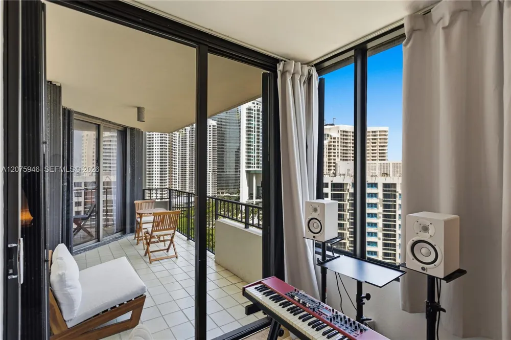 520 Brickell Key Dr #A1902 Miami, FL 33131