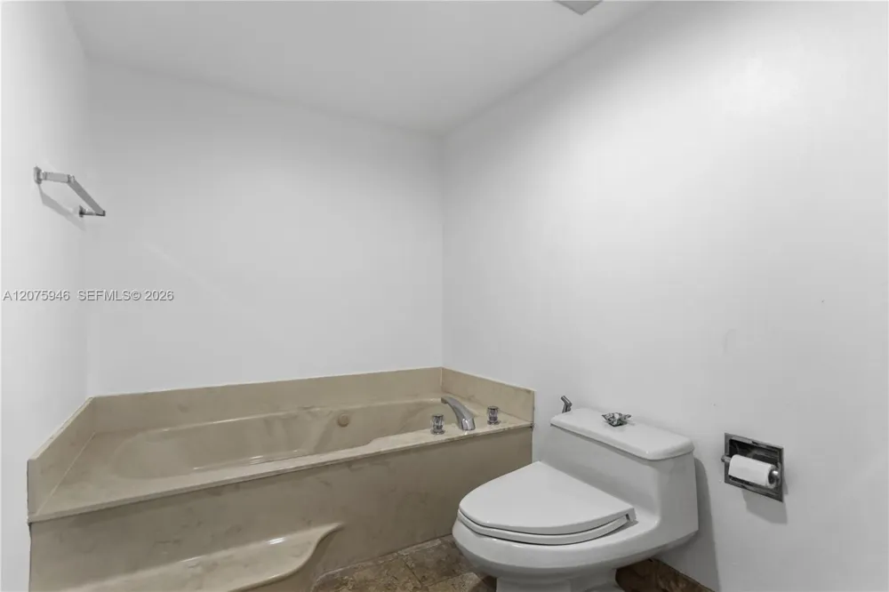520 Brickell Key Dr #A1902 Miami, FL 33131