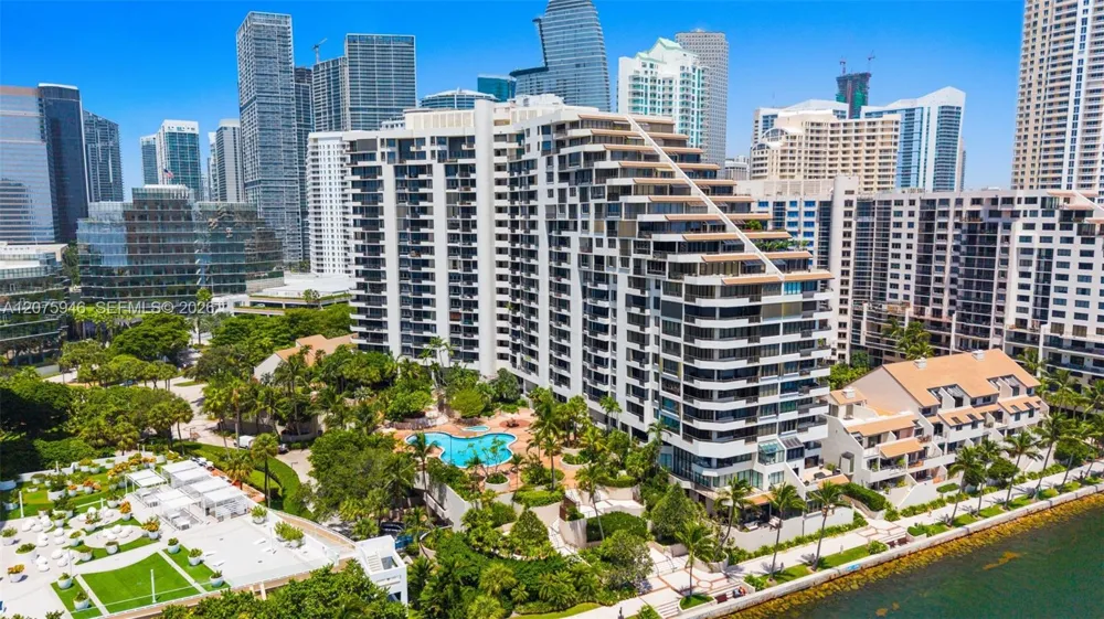 520 Brickell Key Dr #A1902 Miami, FL 33131