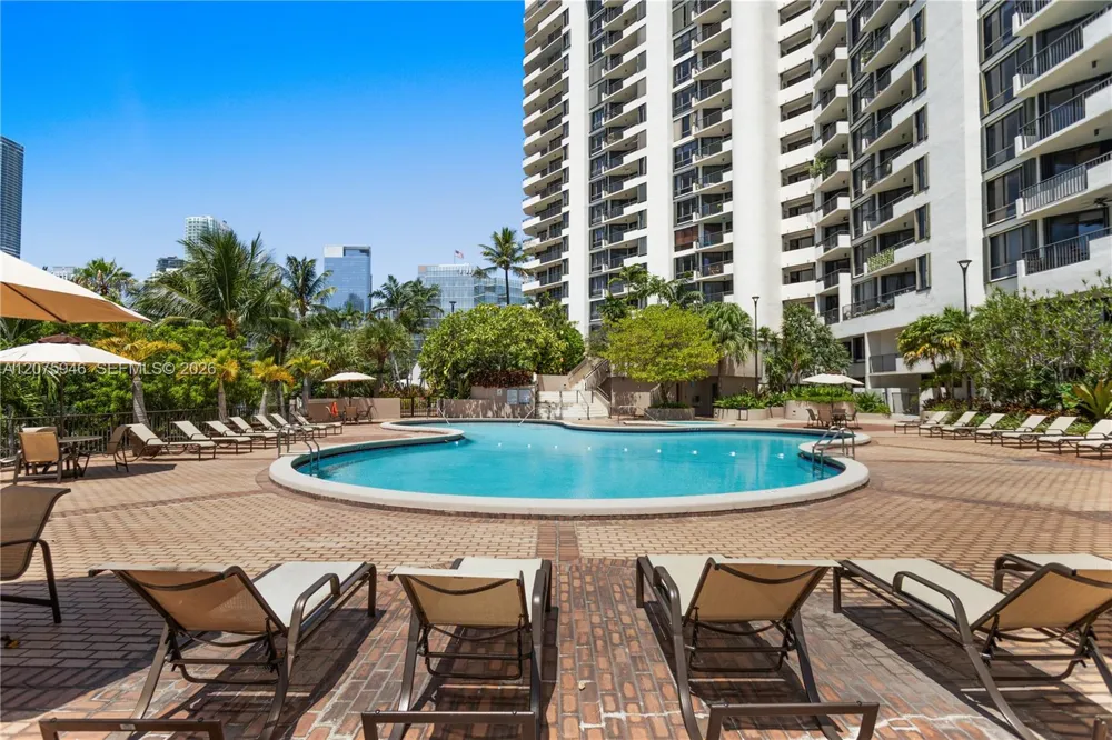 520 Brickell Key Dr #A1902 Miami, FL 33131