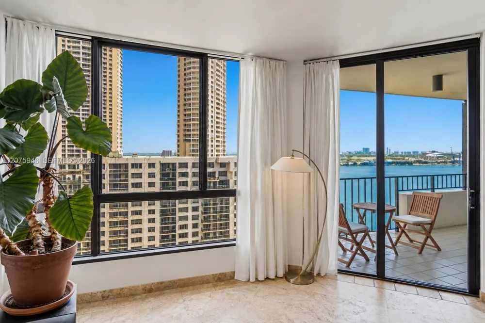 520 Brickell Key Dr #A1902 Miami, FL 33131