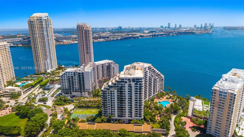 520 Brickell Key Dr #A1902 Miami, FL 33131