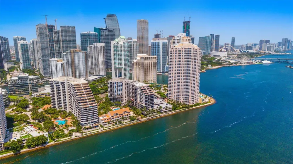 520 Brickell Key Dr #A1902 Miami, FL 33131