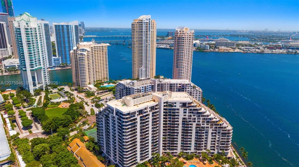 520 Brickell Key Dr #A1902 Miami, FL 33131