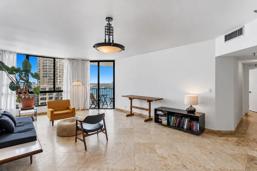 520 Brickell Key Dr #A1902 Miami, FL 33131