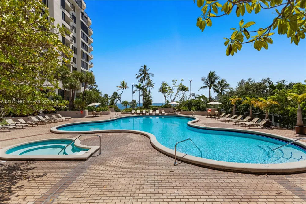 520 Brickell Key Dr #A1902 Miami, FL 33131