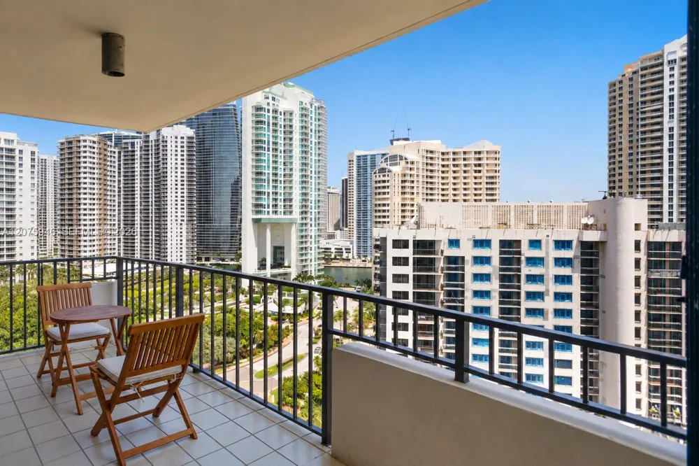 520 Brickell Key Dr #A1902 Miami, FL 33131