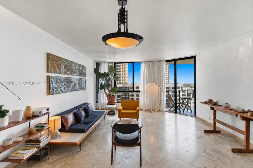 520 Brickell Key Dr #A1902 Miami, FL 33131