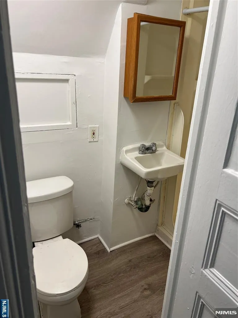 12 Quincy Street 4 Passaic, NJ 07055