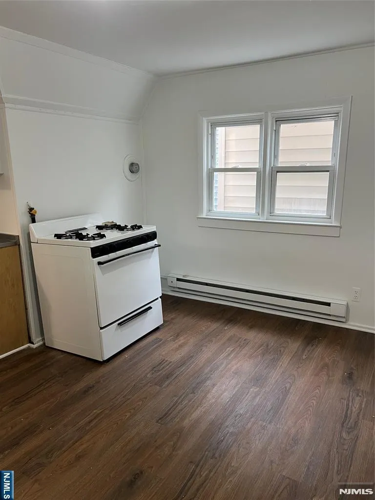 12 Quincy Street 4 Passaic, NJ 07055