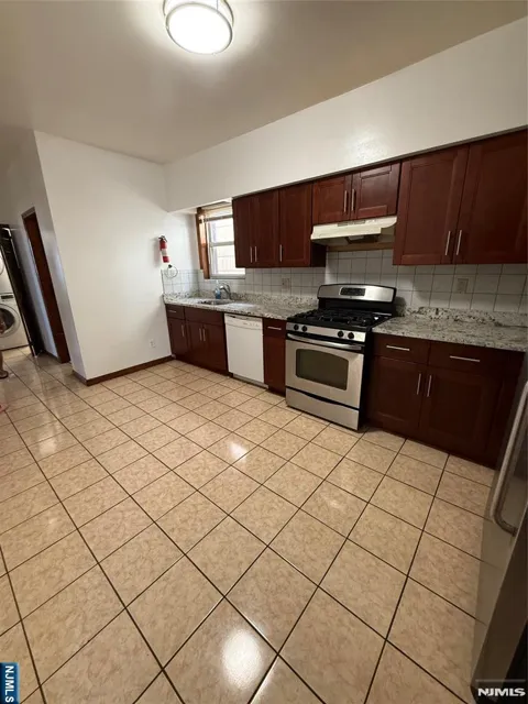 207 Manor Avenue 2
