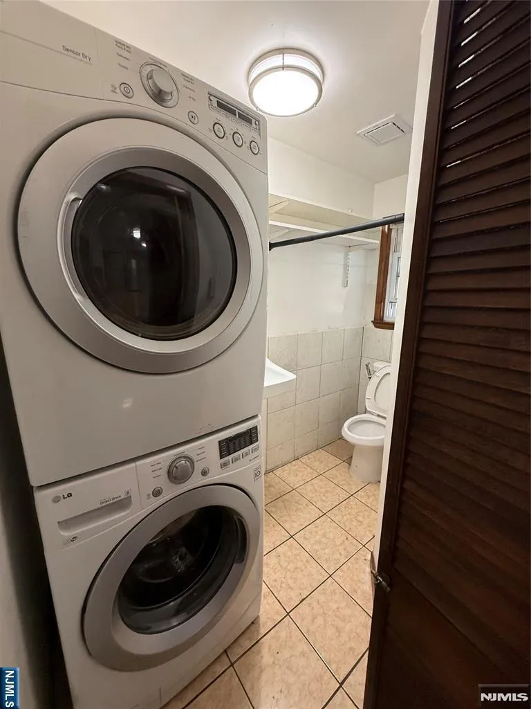 207 Manor Avenue 2 Harrison, NJ 07029
