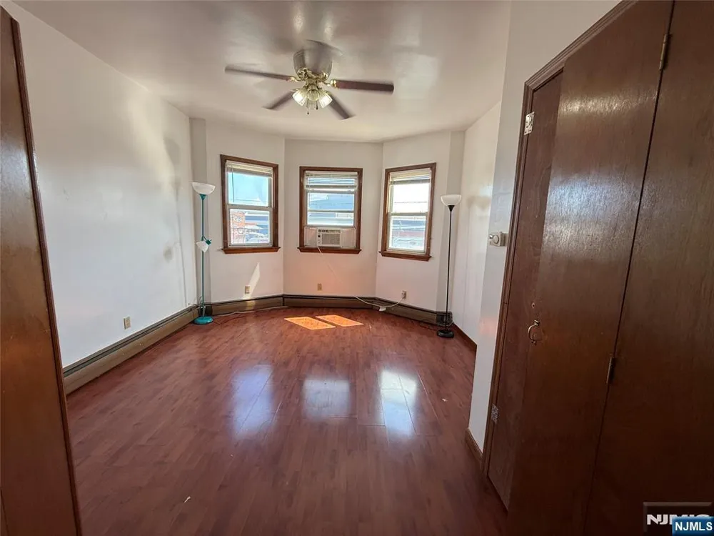207 Manor Avenue 2 Harrison, NJ 07029