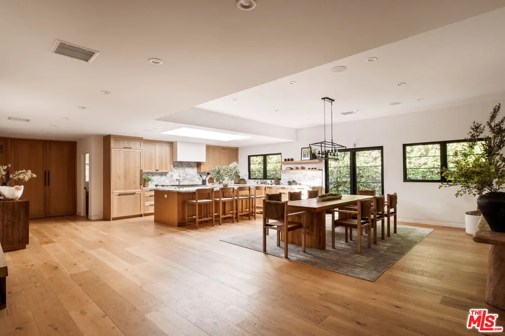 735 Orlando Avenue Los Angeles, CA 90069