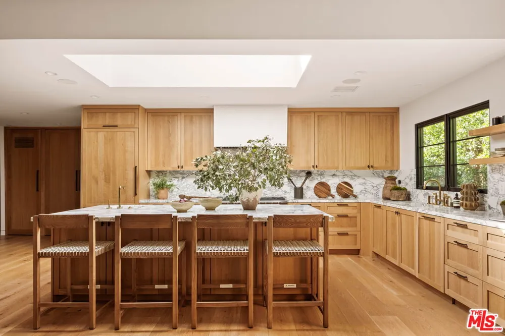 735 Orlando Avenue Los Angeles, CA 90069