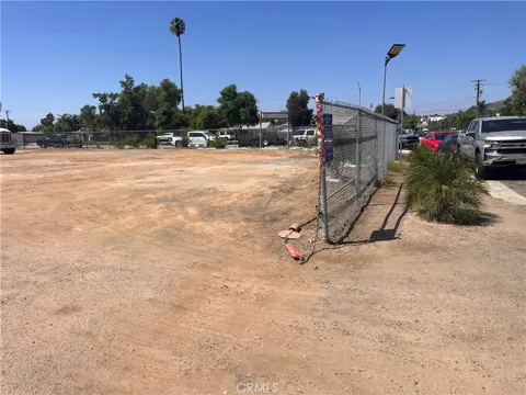 13700 Magnolia