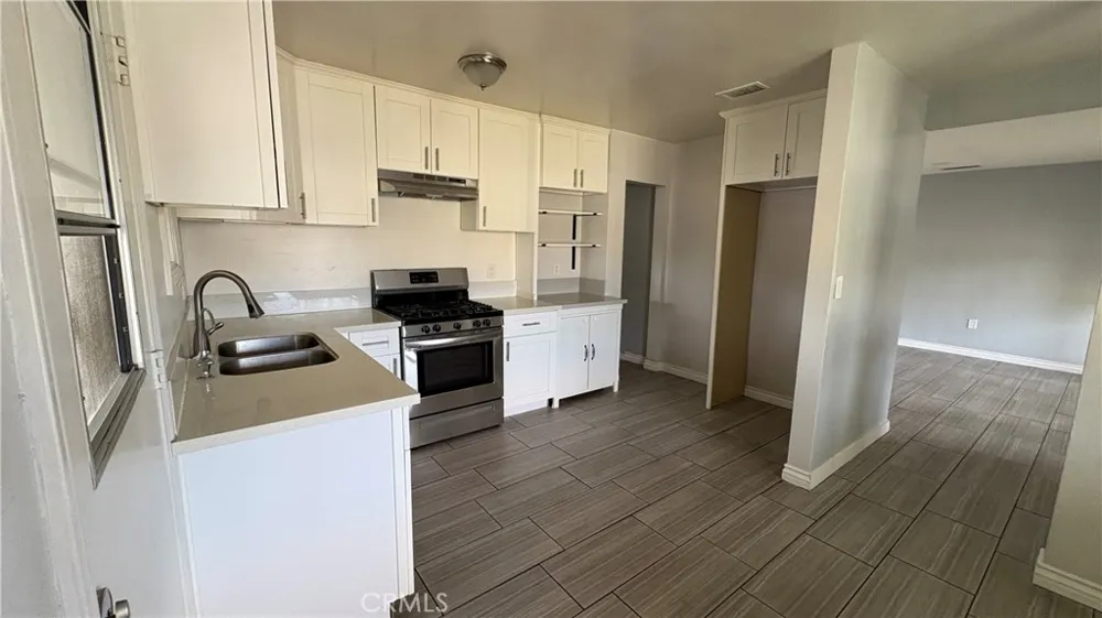 728 Herberts Colton, CA 92324