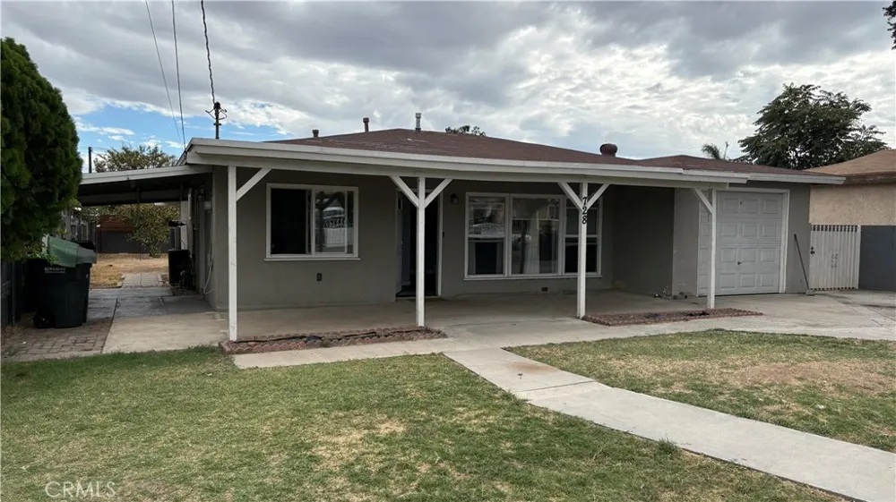 728 Herberts Colton, CA 92324