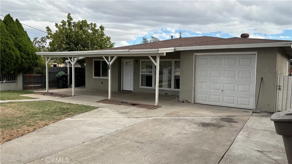 728 Herberts Colton, CA 92324