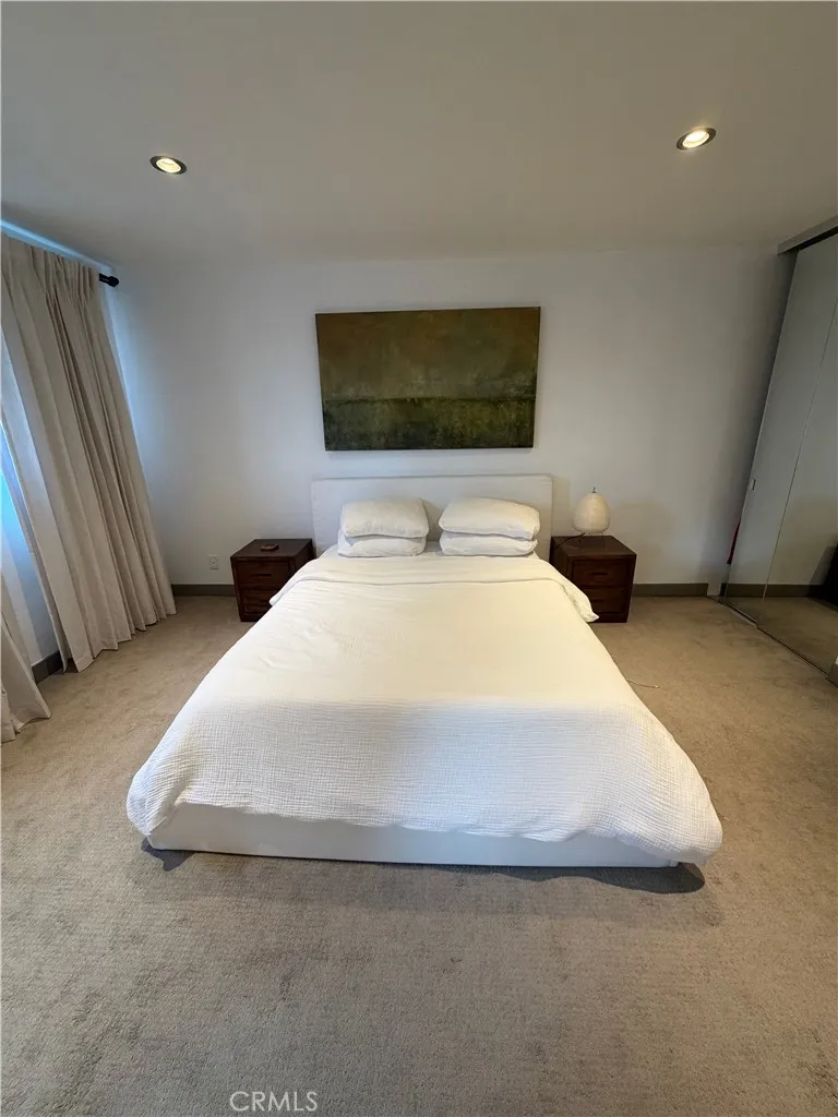 11657 Chenault Los Angeles, CA 90049