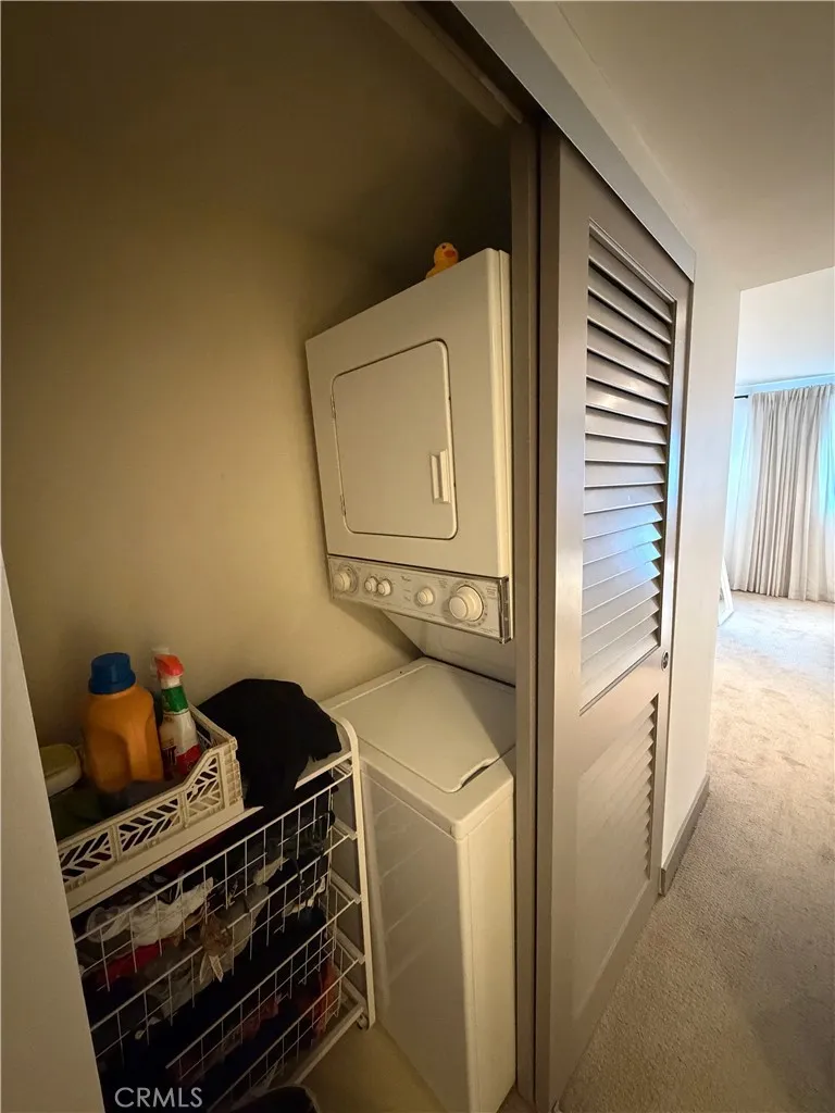 11657 Chenault Los Angeles, CA 90049