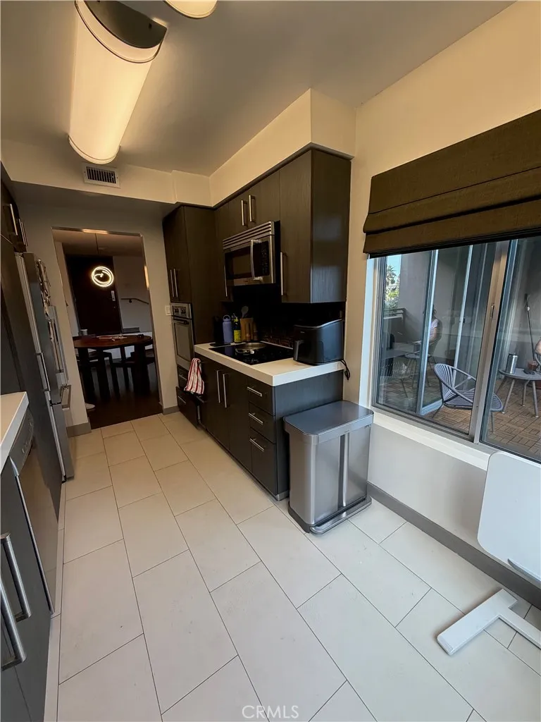 11657 Chenault Los Angeles, CA 90049